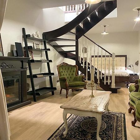 Exclusive Gaono Apartment In The Heart Of Old Town Вильнюс Экстерьер фото