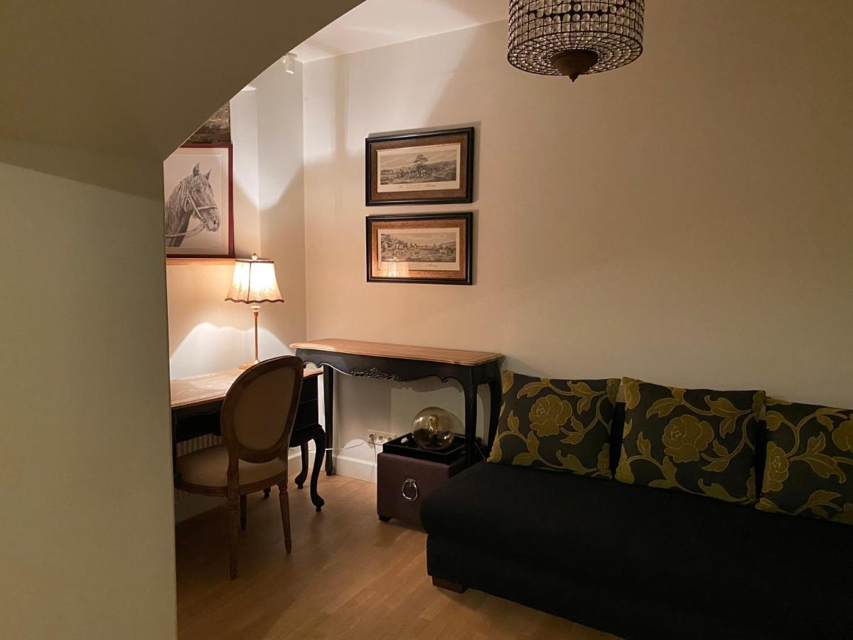 Exclusive Gaono Apartment In The Heart Of Old Town Вильнюс Экстерьер фото
