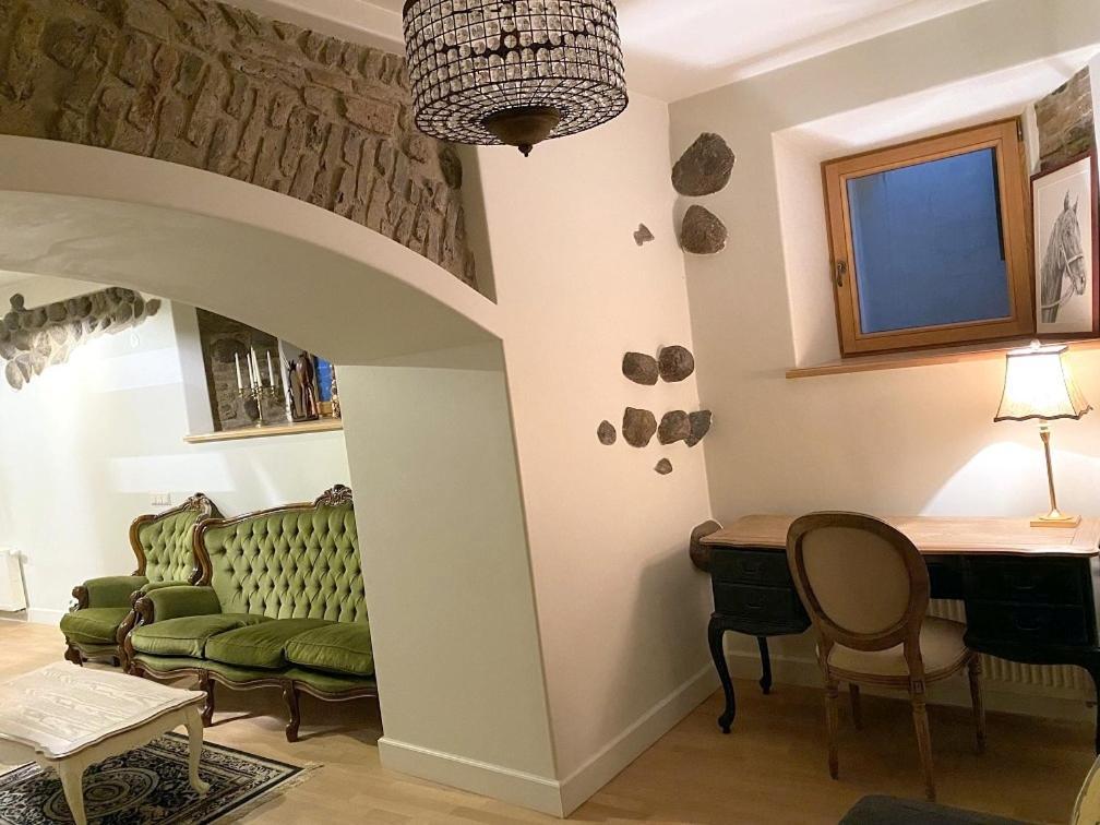 Exclusive Gaono Apartment In The Heart Of Old Town Вильнюс Экстерьер фото